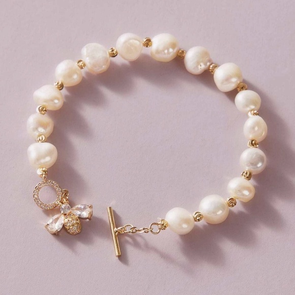 18K Gold Plated Faux Pearl Bee Rhinestone Toggle Bracelet - Picture 1 of 3